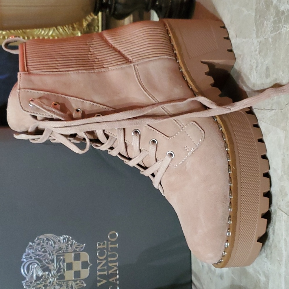 Vince Camuto 7.5M Boots